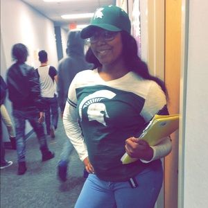 Meet your Posher, Kayla